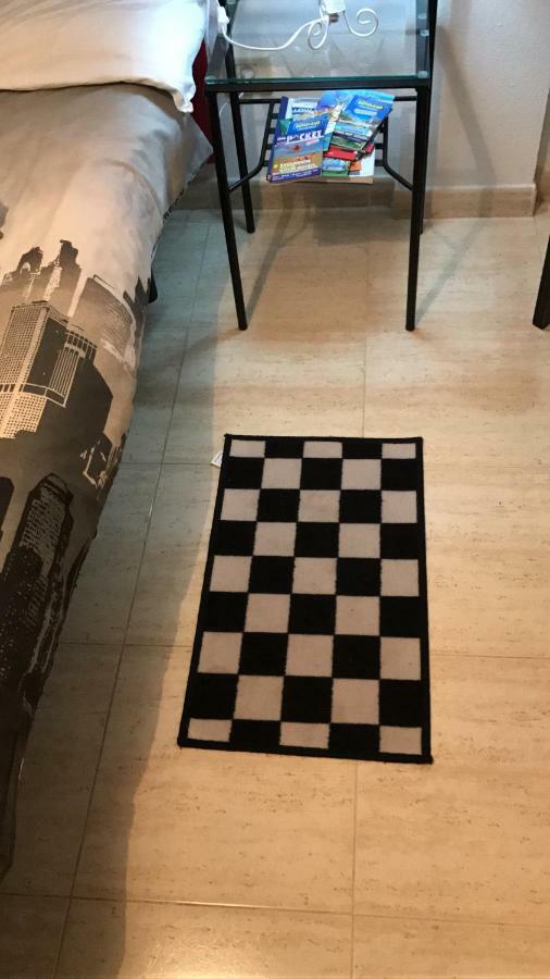 Fano's House - En Vivienda Particular Allotjament en família *